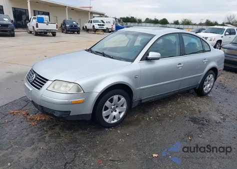 2002 Volkswagen Passat Glx from USA, damaged, VIN WVWTH63B22P356725